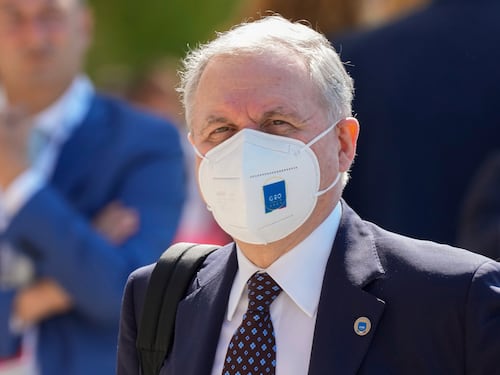 Visco: "Il Pil? Non basta tornare al pre-Covid. Con i risparmi si cresce"