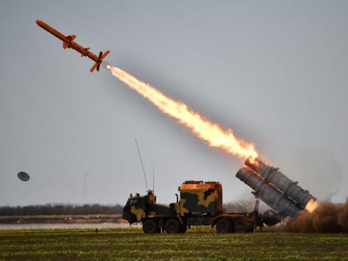 15 minuti per raggiungere l'obiettivo: così i missili R-360 Neptune piegano i russi