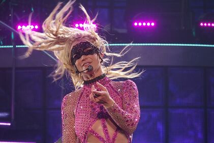 Britney Spears mozzafiato in lingerie di pizzo 19