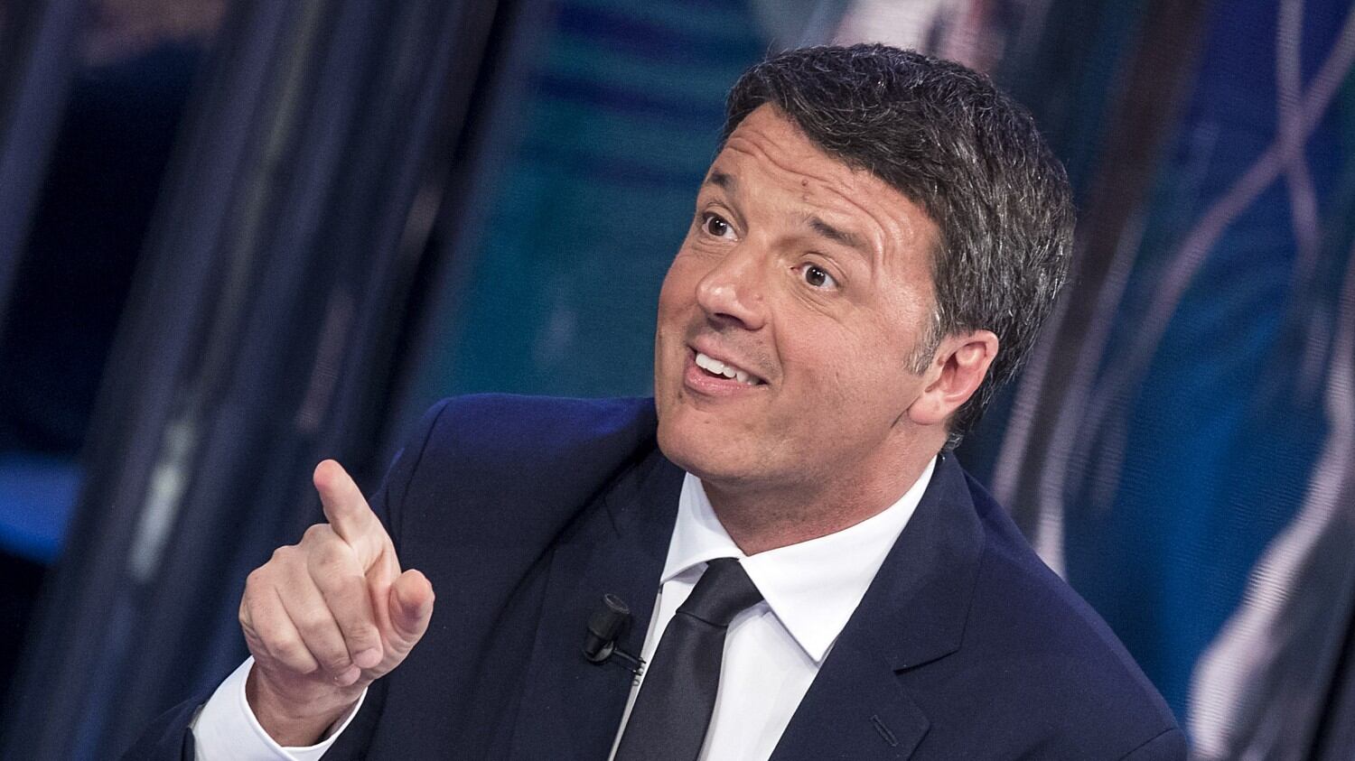 Renzi e la politica dello "scippo". E la Carfagna: "Una suggestione"