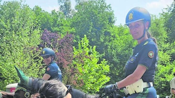 "Meno barbecue e più sicurezza con i vigili a cavallo"
