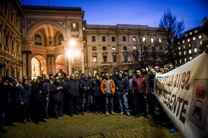 La protesta dei tassisti a Milano  16