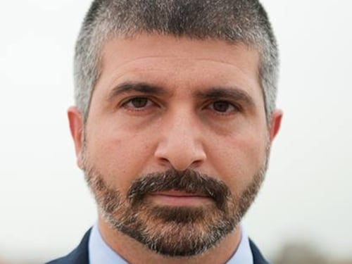 La mossa di Di Stefano: "Così do i 35 euro dei migranti ai bimbi italiani"