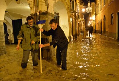 Chiavari: sott'acqua: danni e disagi causati dall'Entella 12