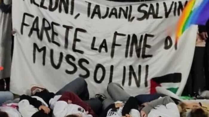 Un danno da un miliardo. Così feriscono il Paese per allungare il weekend