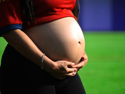 Gb, ha un tumore: rinuncia alla chemio per far nascere il suo bimbo
