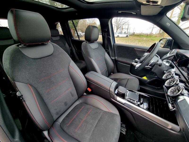 Mercedes-Benz EQB, le foto del suv elettrico: guarda la gallery 18