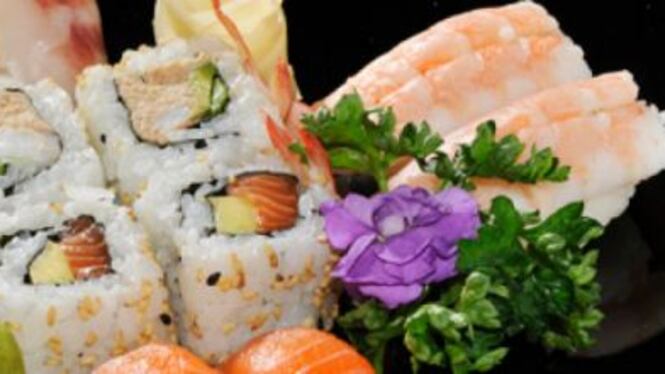 Bari, ritirati 20 chili di pesce crudo, era pronto per essere servito