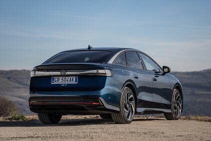 Volkswagen ID.7, primo contatto: guarda la gallery 19