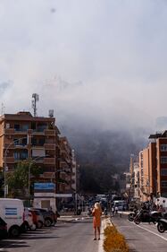 Case evacuate a Monte Mario ed elicottero antincendio all'opera: paura a Roma 8