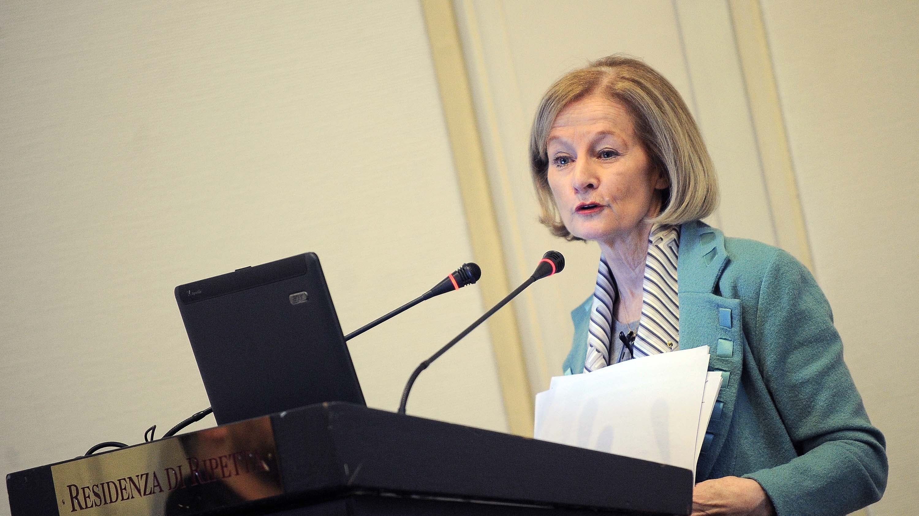 Mannaia Fitch su Carige: "Fallimento possibile". La banca apre alle nozze