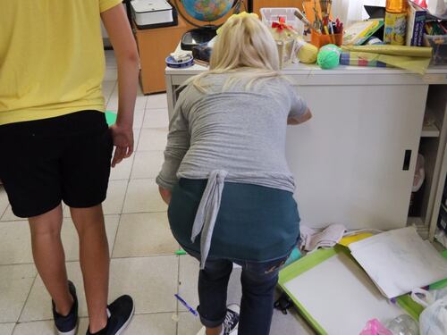 Volontari nella scuola dopo gli atti vandalici