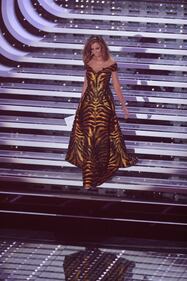 Sanremo 2016: gli abiti della prima serata 86