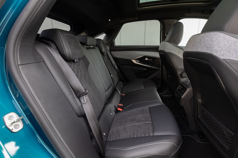 Peugeot e-3008: guarda tutte le foto 6