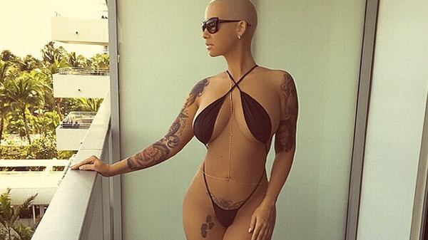 Amber Rose: "Il mio seno è naturale"