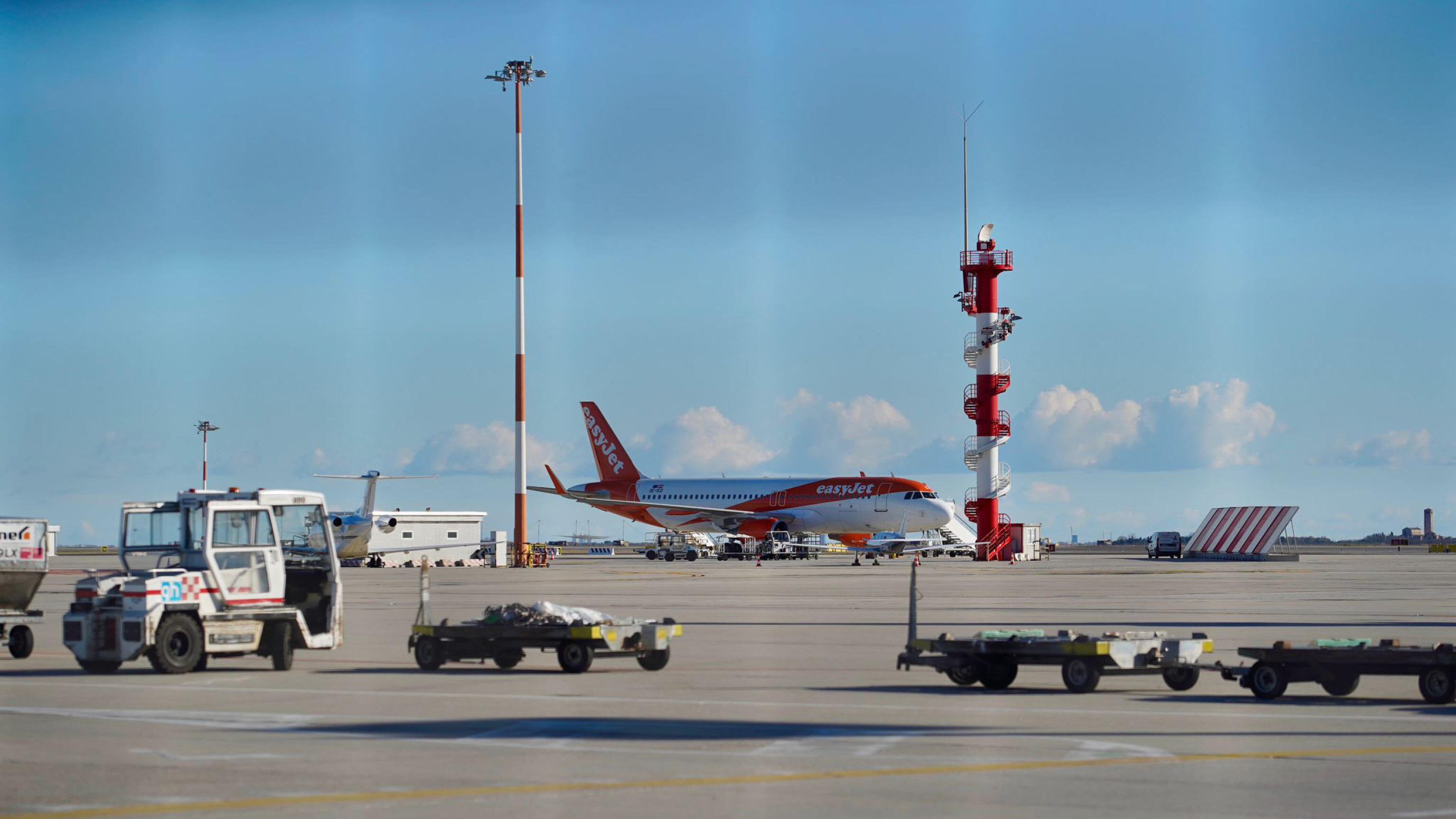 Tragedia sfiorata in Francia: aereo da turismo e un Airbus a un passo dalla collisione