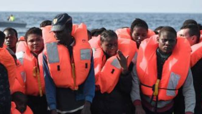 Migranti, Salvini blocca Merkel: in Italia vuole scaricarne 40mila