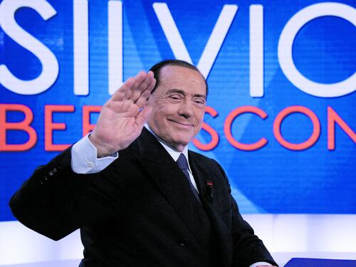 "Ma quando c'era Silvio…". La canzone tormentone dedicata al Presidente
