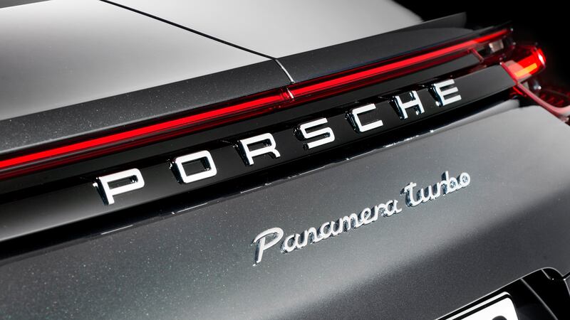 Le immagini della nuova Porsche Panamera 3