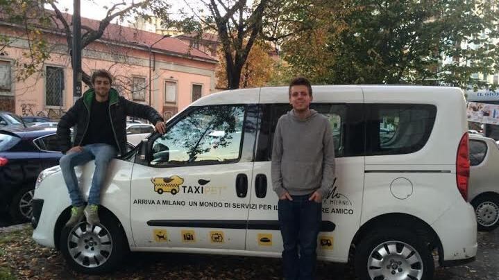 A Milano arriva il taxi che scarrozza cani e gatti