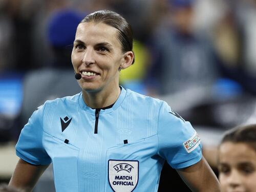 Fifa, era ora. La Frappart arbitrerà la Germania
