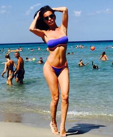 Antonella Mosetti, lato b hot in costume 29