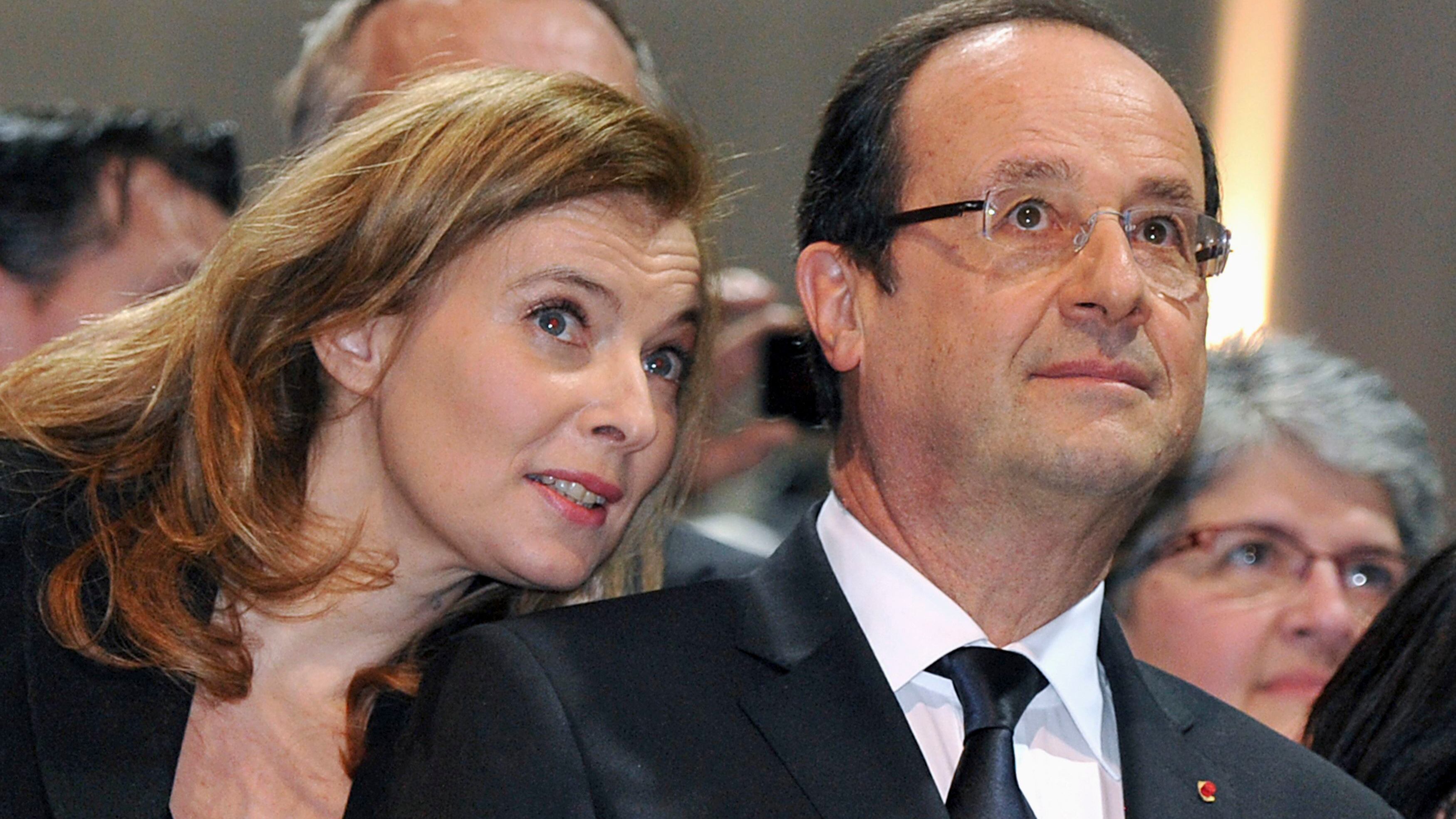 Hollande tace su Julie e affossa la first lady: «Il suo status non esiste»