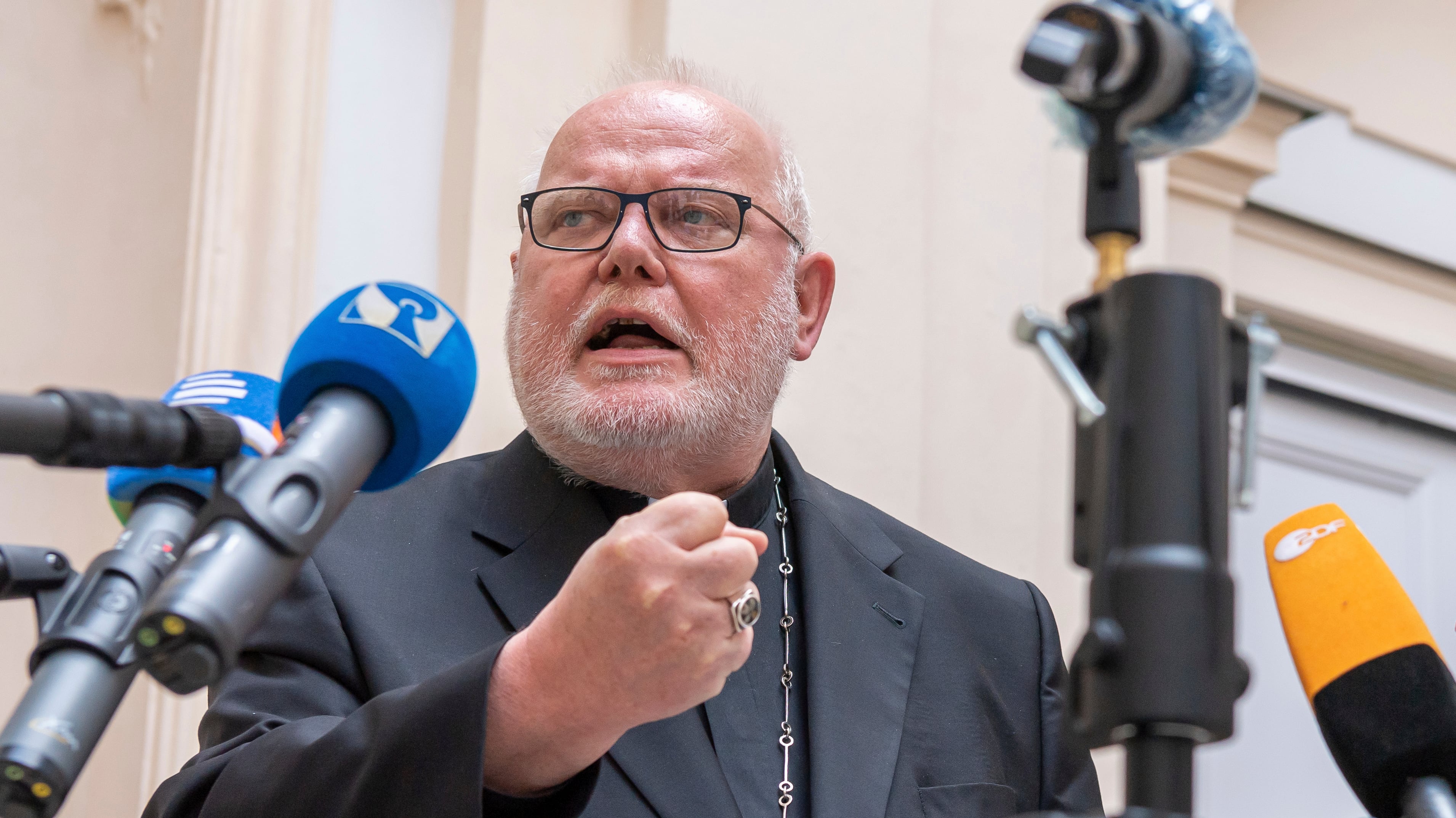 Abusi, dimissioni choc di Marx "La chiesa è a un punto morto"