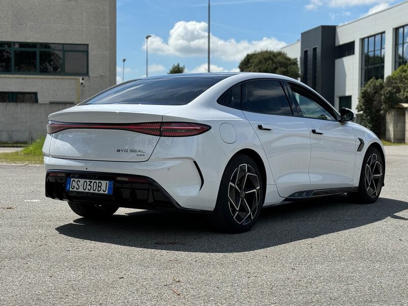 BYD Seal: guarda la gallery della nuova berlina elettrica da 530 CV 9