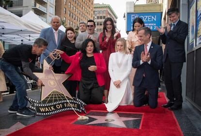 Le attrici di 'Frozen 2'onorate con la stella sulla Walk of Fame 8