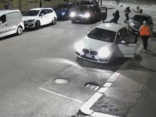 Aggredita a pugni da un rom in mezzo alla strada: capogruppo di FdI finisce in ospedale