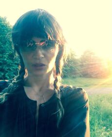 Helena Christensen: lato b perfetto a 48 anni 7
