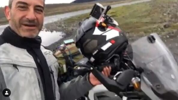 Matteo Viviani ha un incidente in moto, cade nel fiume viene soccorso