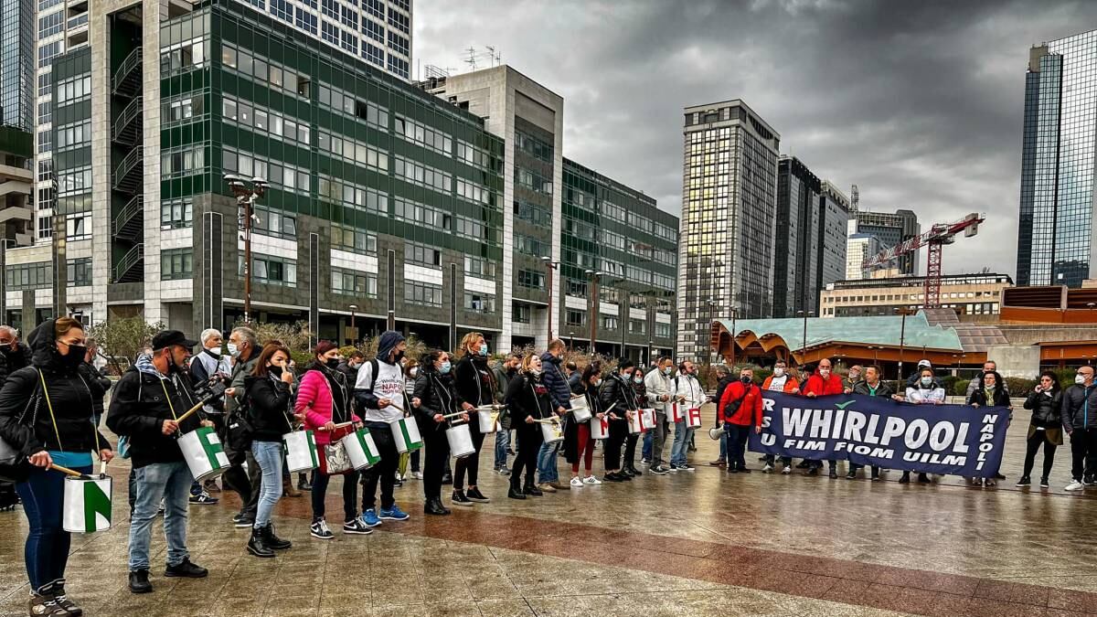 Whirlpool al capolinea, l'ex fabbrica di Napoli verrà abbattuta