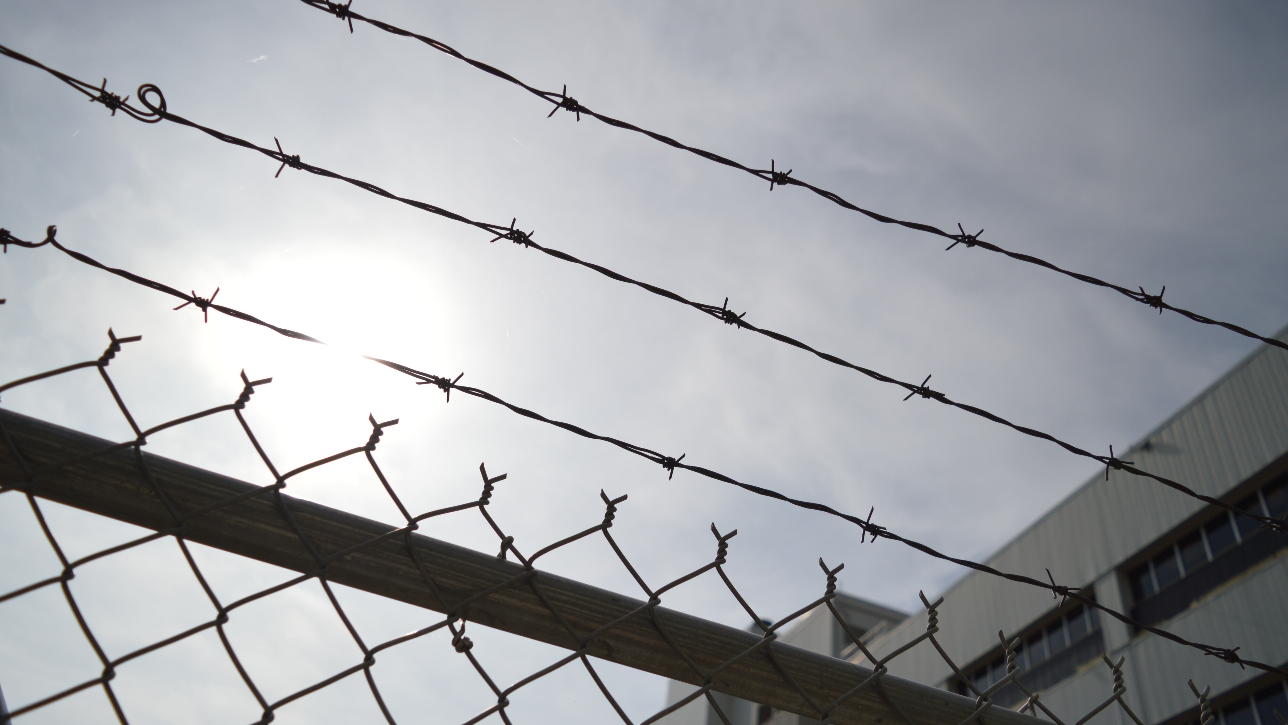 Il boss evade dal super carcere. Un giallo la fuga con le lenzuola