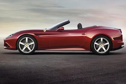 La nuova ruggente Ferrari California T 5