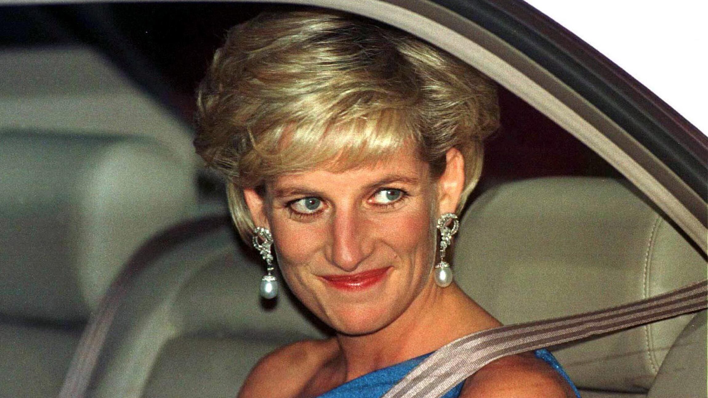 Epstein e l'ossessione per Lady D: "La stalkerizzava e conosceva ogni suo dettaglio privato"