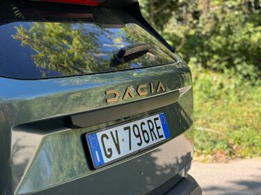 Dacia Duster GPL 2024: guarda la gallery del nuovo SUV a GPL 6