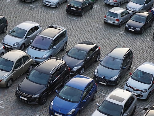 Parcheggi nei supermercati, occhio alle multe. Cosa prevede il Codice della Strada