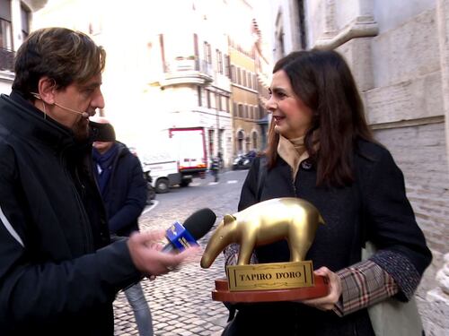 Caso Soumahoro, Striscia la notizia consegna il tapiro a Laura Boldrini