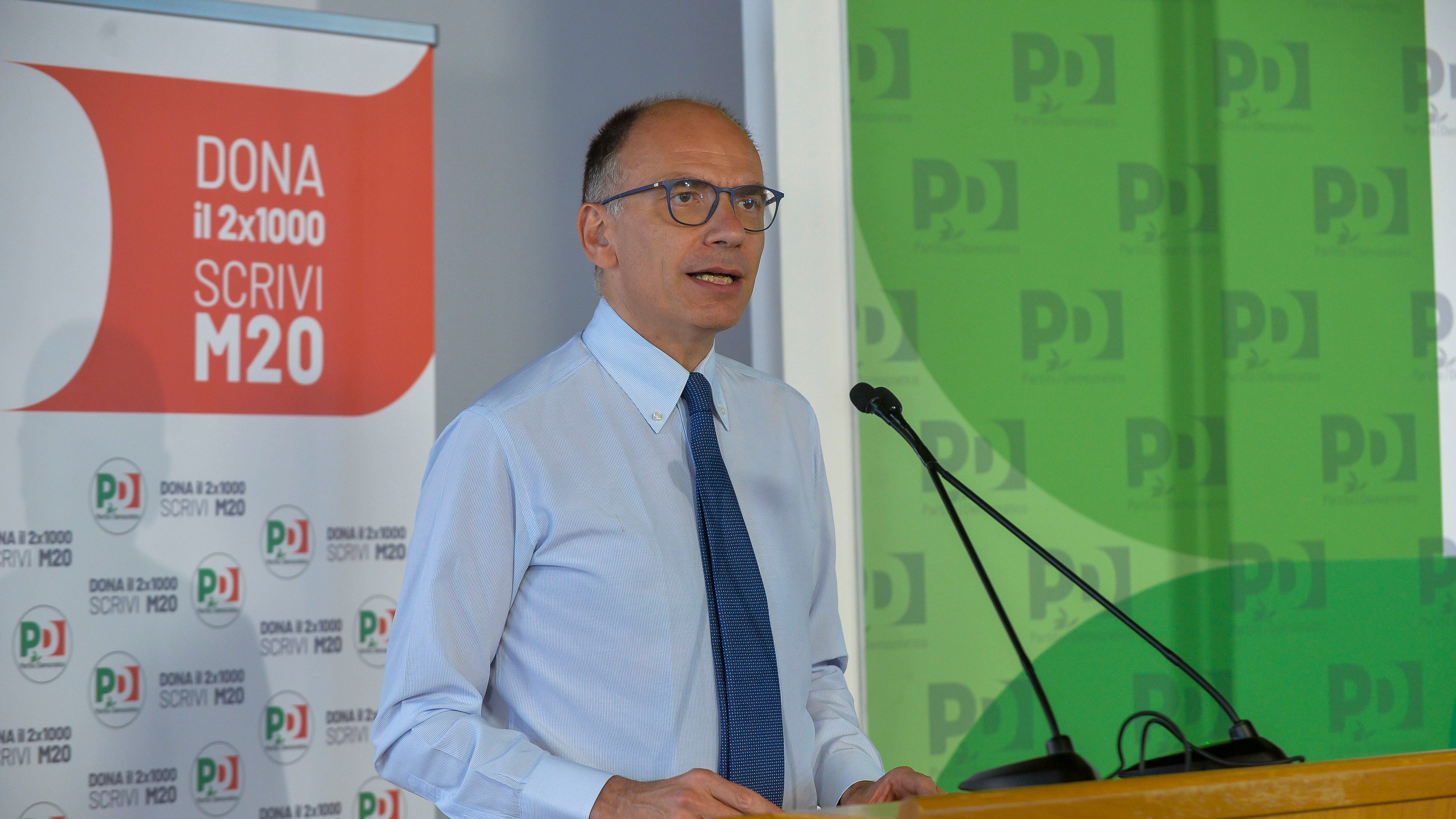 Letta festeggia per la caduta di BoJo. Ma la Meloni attacca il Dem: "Pietoso"