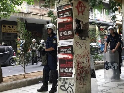 Grecia, pugno duro del governo nel quartiere controllato da anarchici e centri sociali