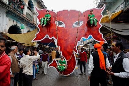 Colori, serpenti e cannabis, la due giorni del festival di Shiva in India 5