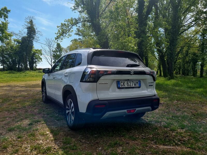 Suzuki S-Cross Hybrid 140V: guarda le foto  8