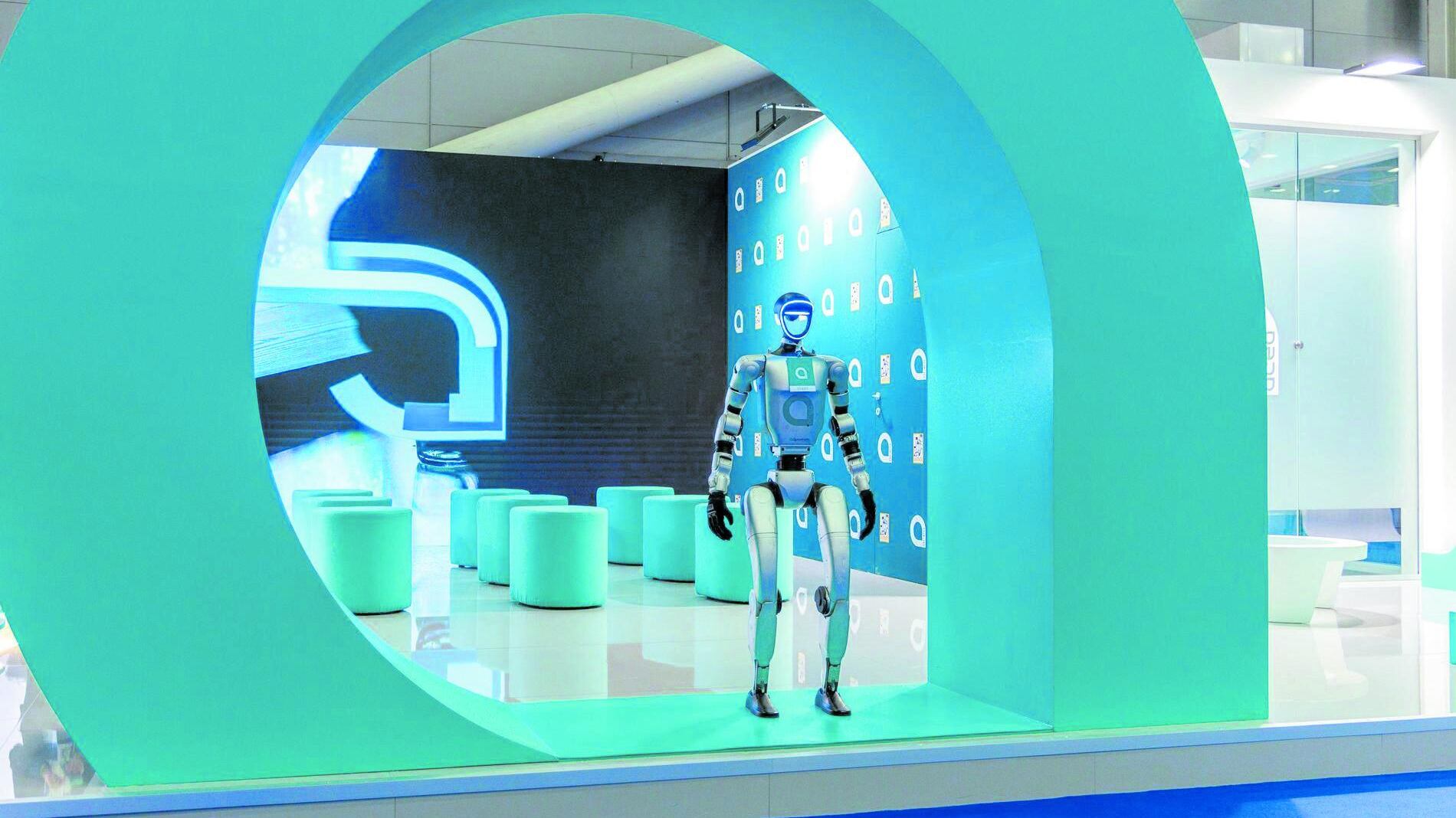 Droni per monitorare i siti e robot a fianco dei tecnici