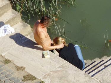 Sesso orale sul lungo Tevere a Roma - tratto da Il Giornale