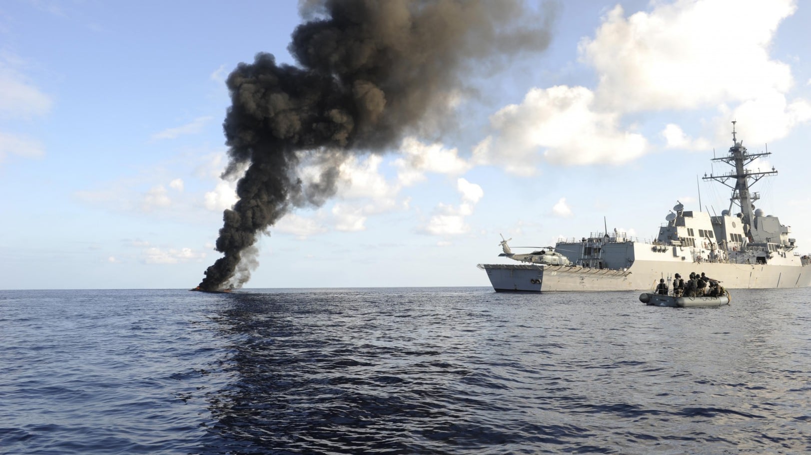 Assalto dei pirati alla nave italiana: "Urla e spari, c'era sangue a terra"