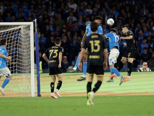 Serie A, l'Inter a un punto dal Napoli: volata scudetto infuocata, occhi su Parma e Bergamo