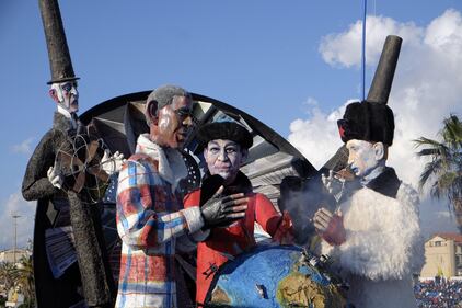 Carri al carnevale di Viareggio 7