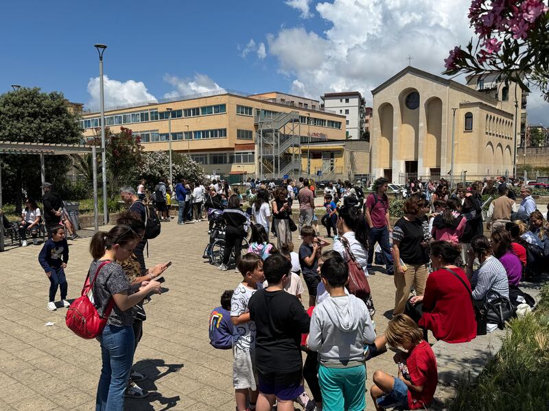 Terremoto, forte scossa ai Campi Flegrei 8